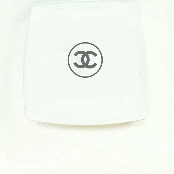 CHANEL MIROIR DOUBLE FACETTES
WITH CASE - Picture 5 of 7